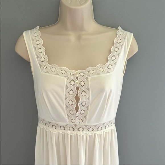 Vintage Long Ivory Slip Square Neckline Lace Detail Size Small - Picture 4 of 13